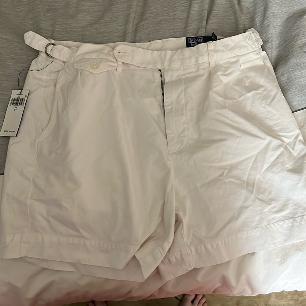Beautiful white NWT polo shorts with belted loupes and front pocket